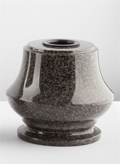 Cementary Vase V75